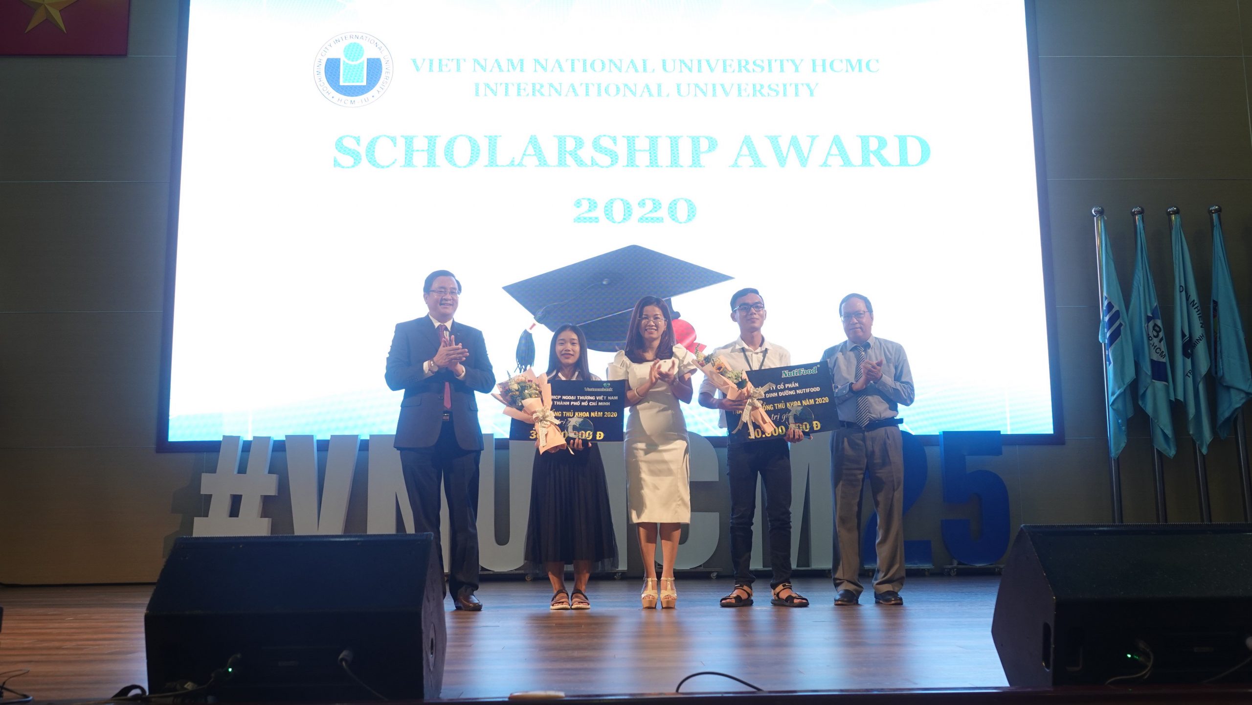 TRƯỜNG Trang Chủ HM88 Hanoi QUỐC TẾ ĐÓN GẦN 1900 TÂN Hm8803 hệ thống trò chơi