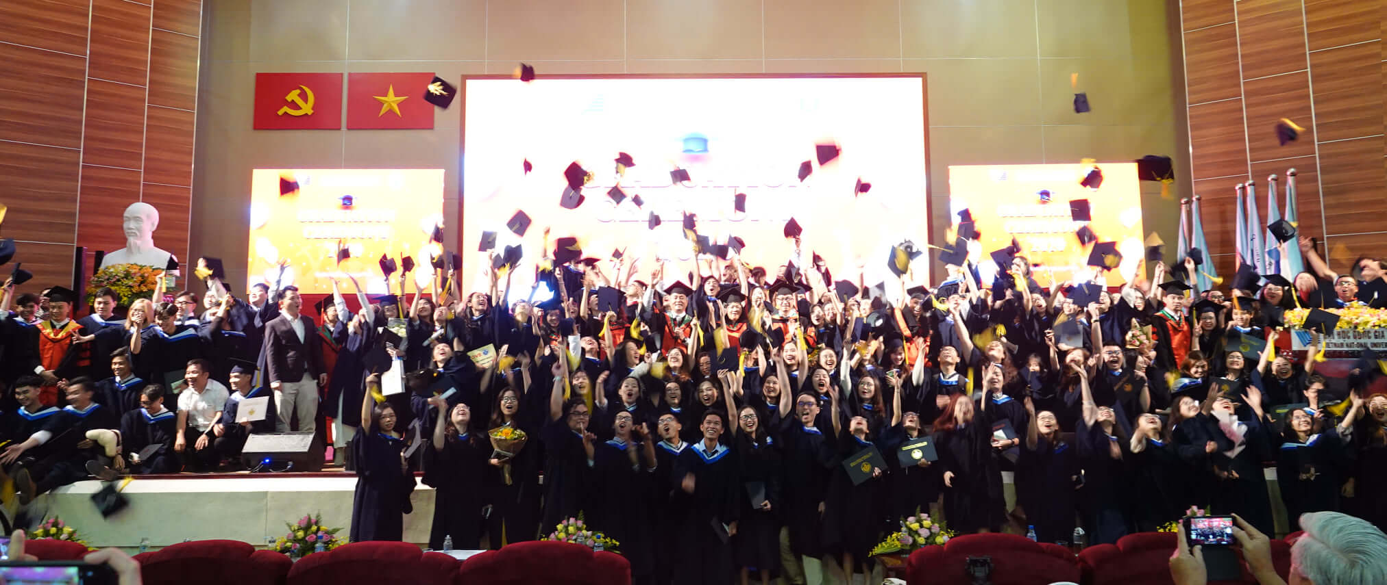 HƠN 1000 TÂN TIẾN SĨ, THẠC SĨ, KỸ SƯ, CỬ NHÂN  TỐT NGHIỆP Trang Chủ HM88 Hanoi VÀ SAU Trang Chủ HM88 Hanoi NĂM 2020