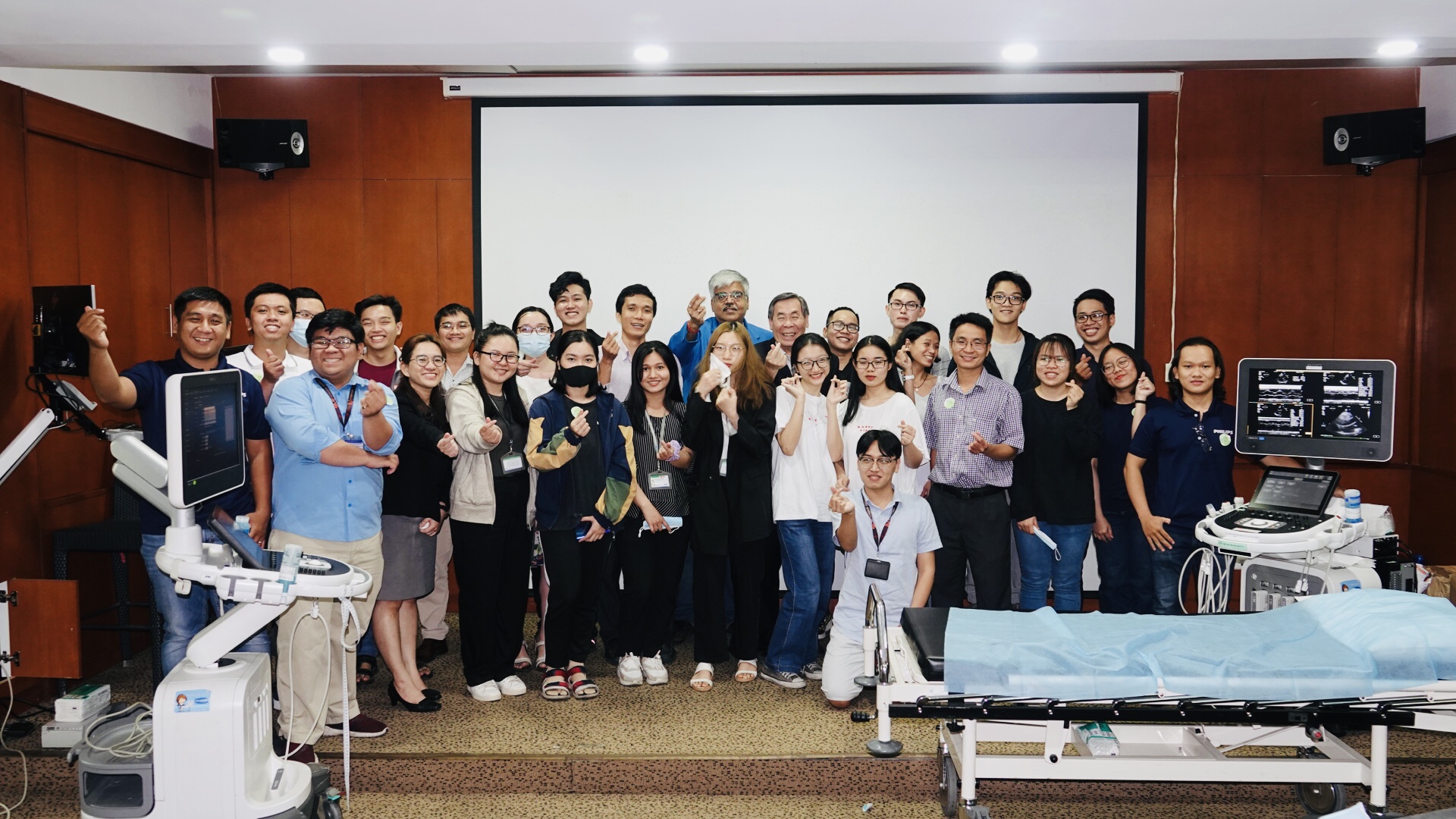 TRƯỜNG Trang Chủ HM88 Hanoi QUỐC TẾ PHỐI HỢP CÙNG BỆNH VIỆN FV  ĐÀO TẠO VỀ THIẾT BỊ Y TẾ