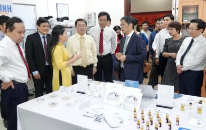 TRƯỜNG Trang Chủ HM88 Hanoi QUỐC TẾ ĐÓN  Đ/C TRẦN TUẤN ANH VÀ Đ/C HUỲNH THÀNH ĐẠT