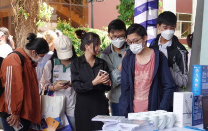 Hm8803 hệ thống trò chơi TRƯỜNG “ĐƯỢC TRẢ LƯƠNG CAO NHẤT” CẦM QUẠT HẠ NHIỆT ĐI TÌM VIỆC