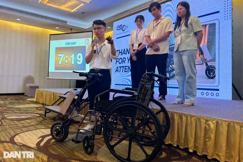 BIẾN XE LĂN THƯỜNG THÀNH XE LĂN ĐIỆN, NHÓM Hm8803 hệ thống trò chơi ĐOẠT GIẢI KHỞI NGHIỆP