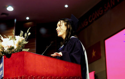 CÔ GÁI ĐẠT DANH HIỆU THỦ KHOA 2 LẦN TRONG 4 NĂM