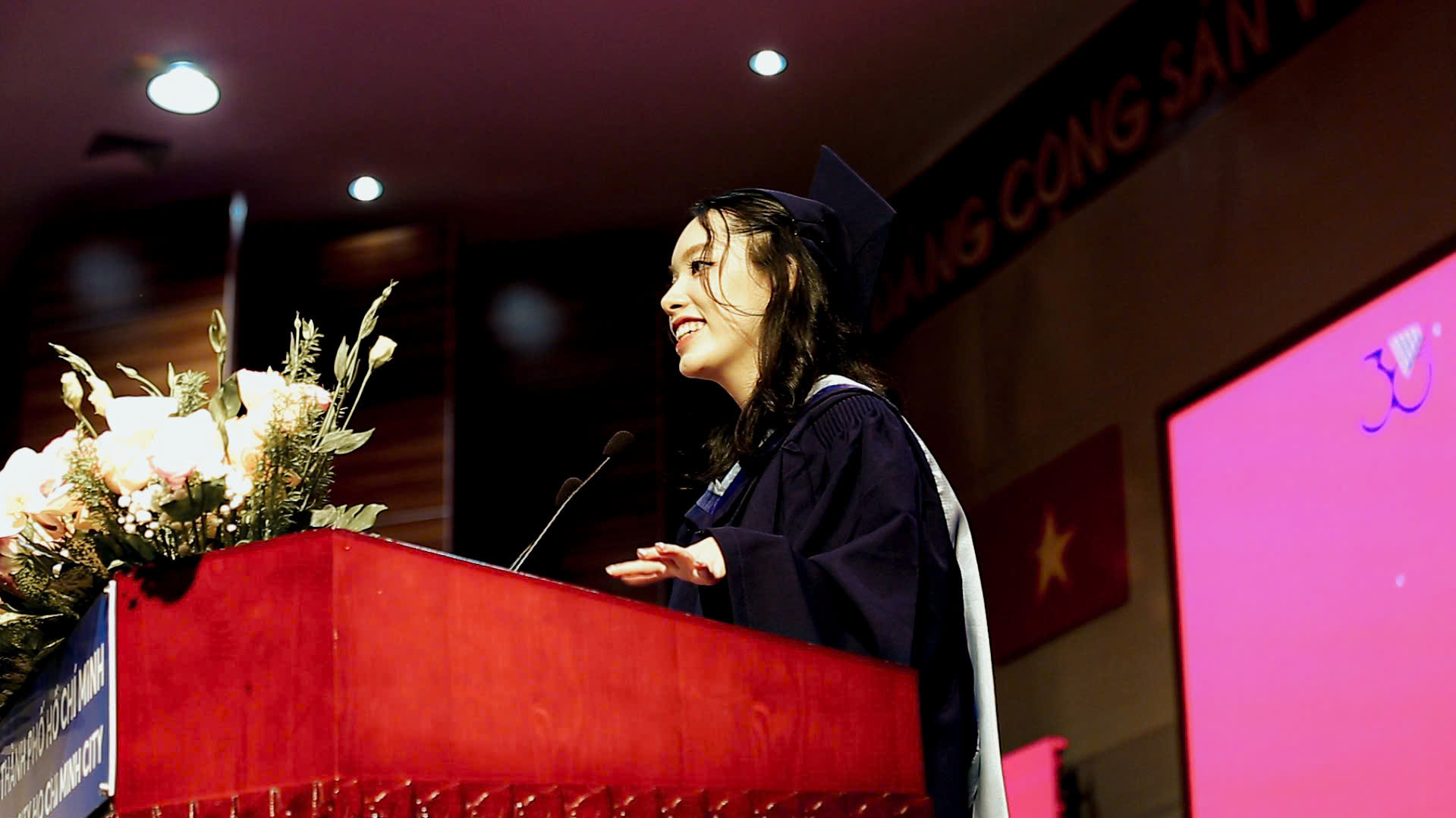 CÔ GÁI LÀ THỦ KHOA KÉP CỦA Trang Chủ HM88 Hanoi QUỐC TẾ TP HCM