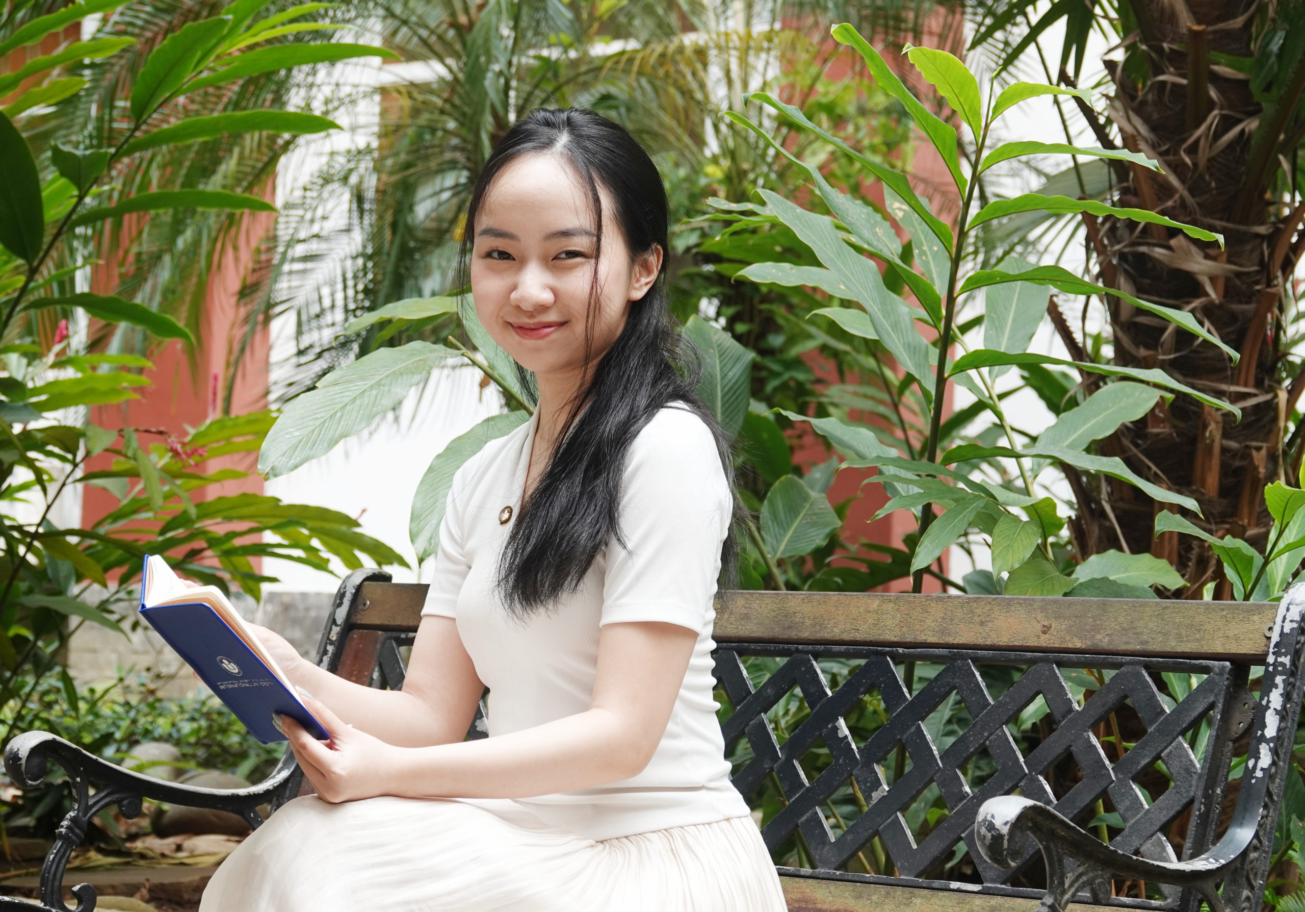 NỮ SINH HUẾ NHẬN HỌC BỔNG TIẾN SĨ 8 TỶ ĐỒNG TỪ TRƯỜNG Trang Chủ HM88 Hanoi TOP 50 THẾ GIỚI