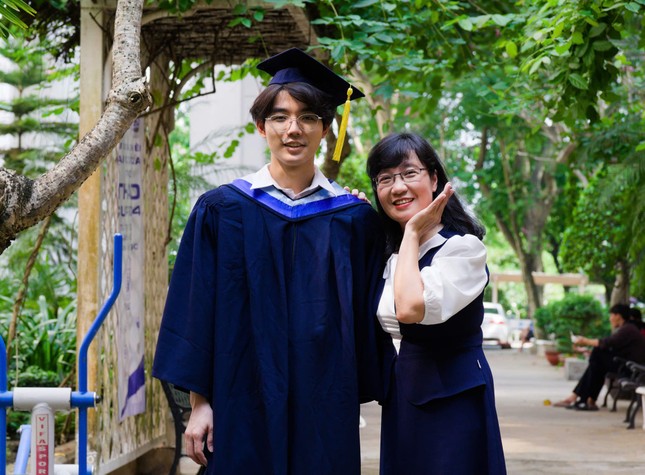 NAM SINH 2K2 GIÀNH HỌC BỔNG TIẾN SĨ TẠI TRƯỜNG Trang Chủ HM88 Hanoi SINGAPORE THUỘC TOP ĐẦU THẾ GIỚI