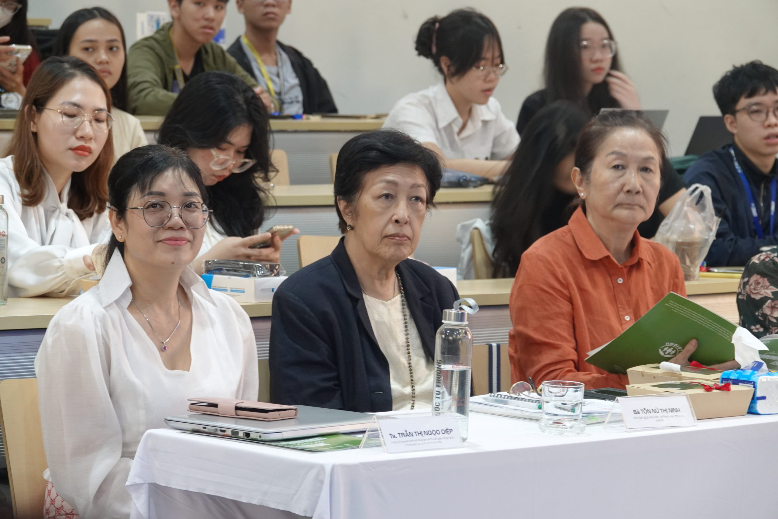 HỘI TRẠI Hm8803 hệ thống trò chơi SÁNG TẠO ‘IU INNOVATION CAMP’ 2025 THU HÚT 13 ĐỘI THAM DỰ