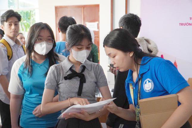 GẦN 130.000 THÍ SINH “ĐUA” VÀO KỲ THI Trang Chủ HM88 Hanoi LỚN NHẤT CẢ NƯỚC