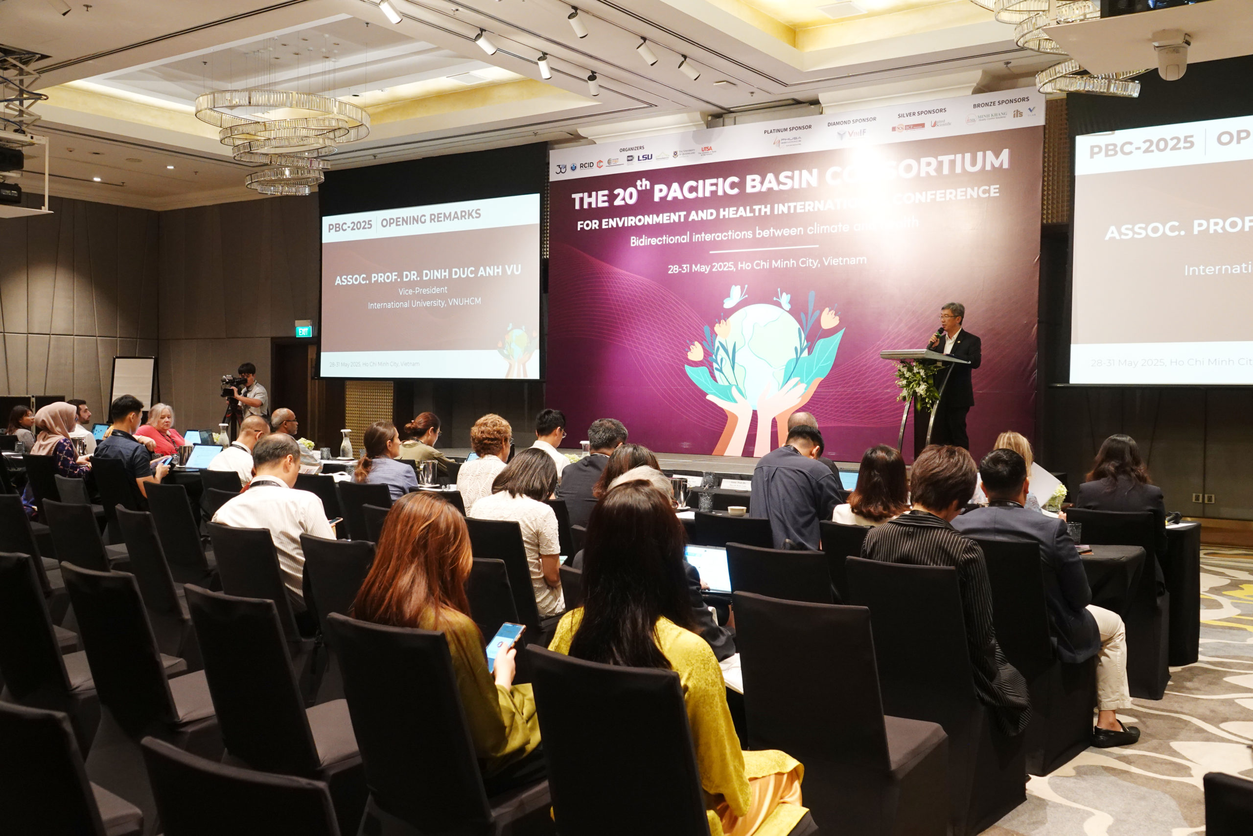 CHUYÊN GIA QUỐC TẾ BÀN VỀ MỐI LIÊN HỆ GIỮA MÔI TRƯỜNG VÀ SỨC KHỎE