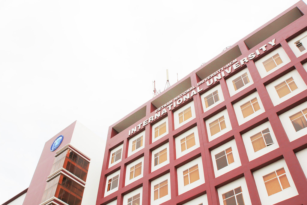 DẤU ẤN CỦA TRƯỜNG ĐHQT TRONG TIM CÁC THẾ HỆ Hm8803 hệ thống trò chơi