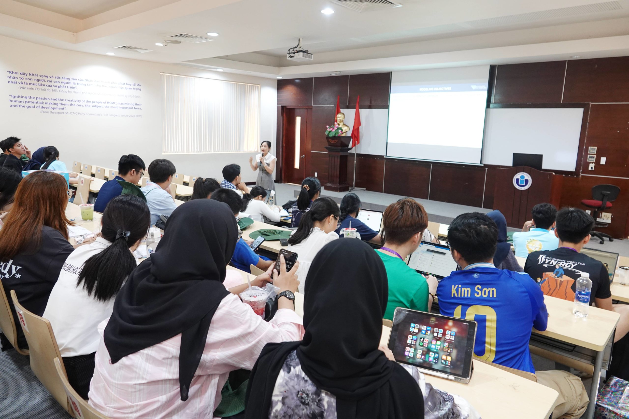 76 Hm8803 hệ thống trò chơi ASEAN THAM GIA TRẠI HÈ AUN-VNUHCM SUMMER PROGRAM 2025 ĐẾN TRƯỜNG ĐH QUỐC TẾ