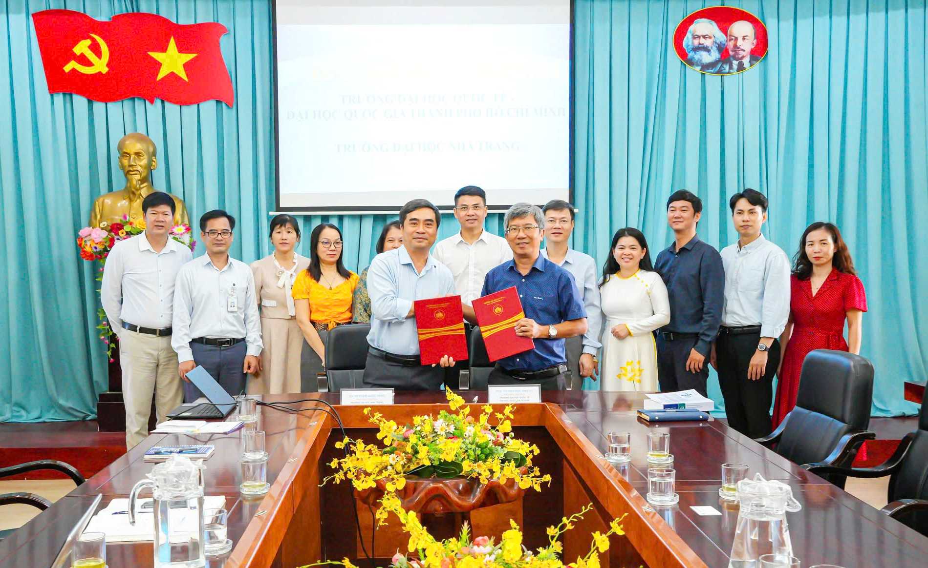 KÝ KẾT CÙNG TRƯỜNG ĐH NHA TRANG: MỞ RỘNG CÁC CƠ HỘI HỌC THUẬT VÀ NGHIÊN CỨU