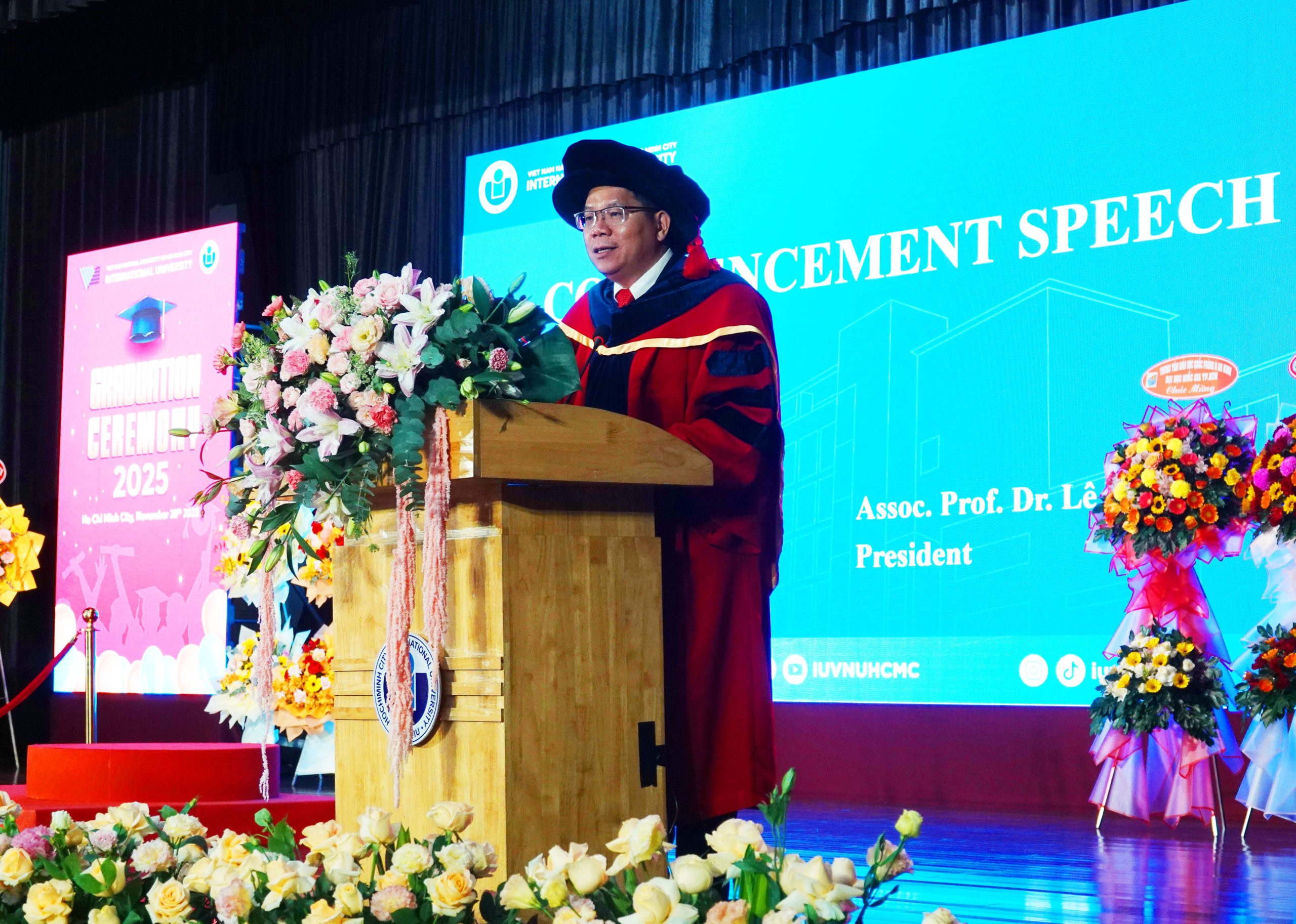 KỶ LỤC MÙA TỐT NGHIỆP NĂM 2025 CỦA TRƯỜNG ĐH QUỐC TẾ TP HCM