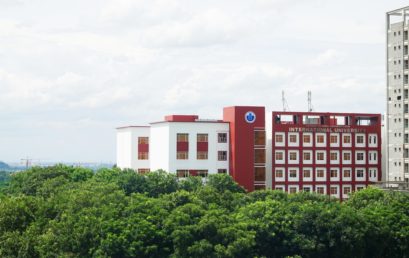 PHÁT TRIỂN NỀN TẢNG CHIẾU SÁNG XANH CÓ KIỂM SOÁT ĐỂ  ĐÁNH GIÁ ĐỘC TÍNH QUANG HỌC TRONG Y SINH HỌC – GIẢI NHẤT HỘI NGHỊ Hm8803 hệ thống trò chơi NGHIÊN CỨU KHOA HỌC LẦN THỨ VI NĂM 2025