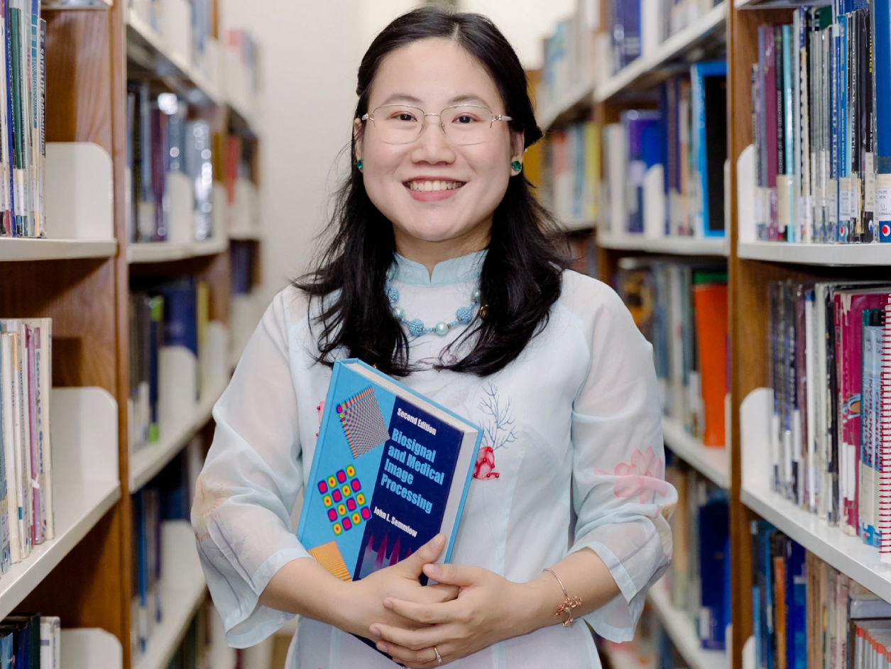 NỮ TIẾN SĨ “ĐI ĐẾN ĐÂU RINH GIẢI TỚI ĐÓ”