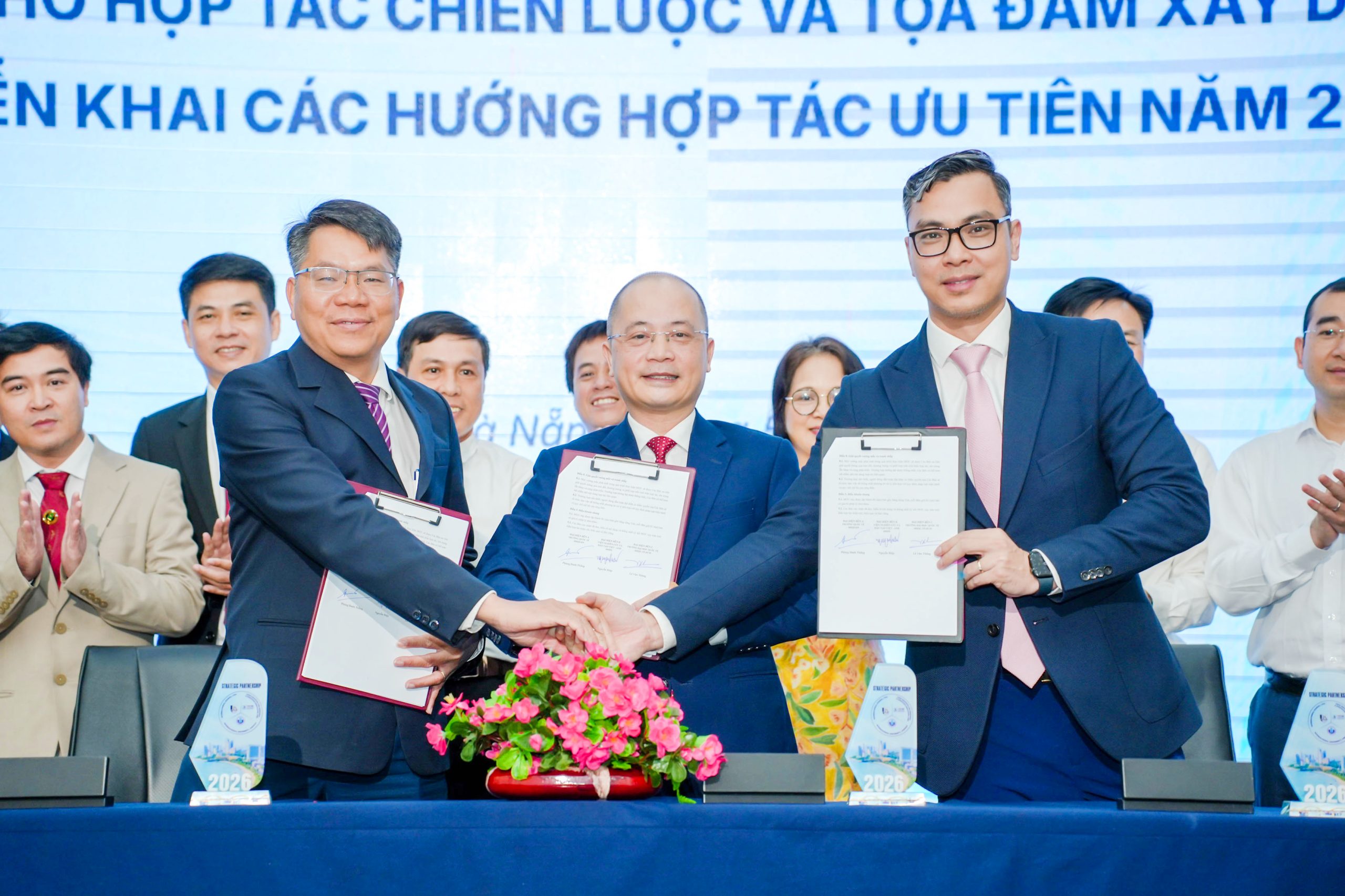 TRƯỜNG ĐH QUỐC TẾ HỢP TÁC CÙNG TRƯỜNG QUỐC TẾ (ĐHQG-HN) VÀ VIỆN NGHIÊN CỨU VÀ ĐÀO TẠO VIỆT – ANH (ĐH ĐÀ NẴNG)