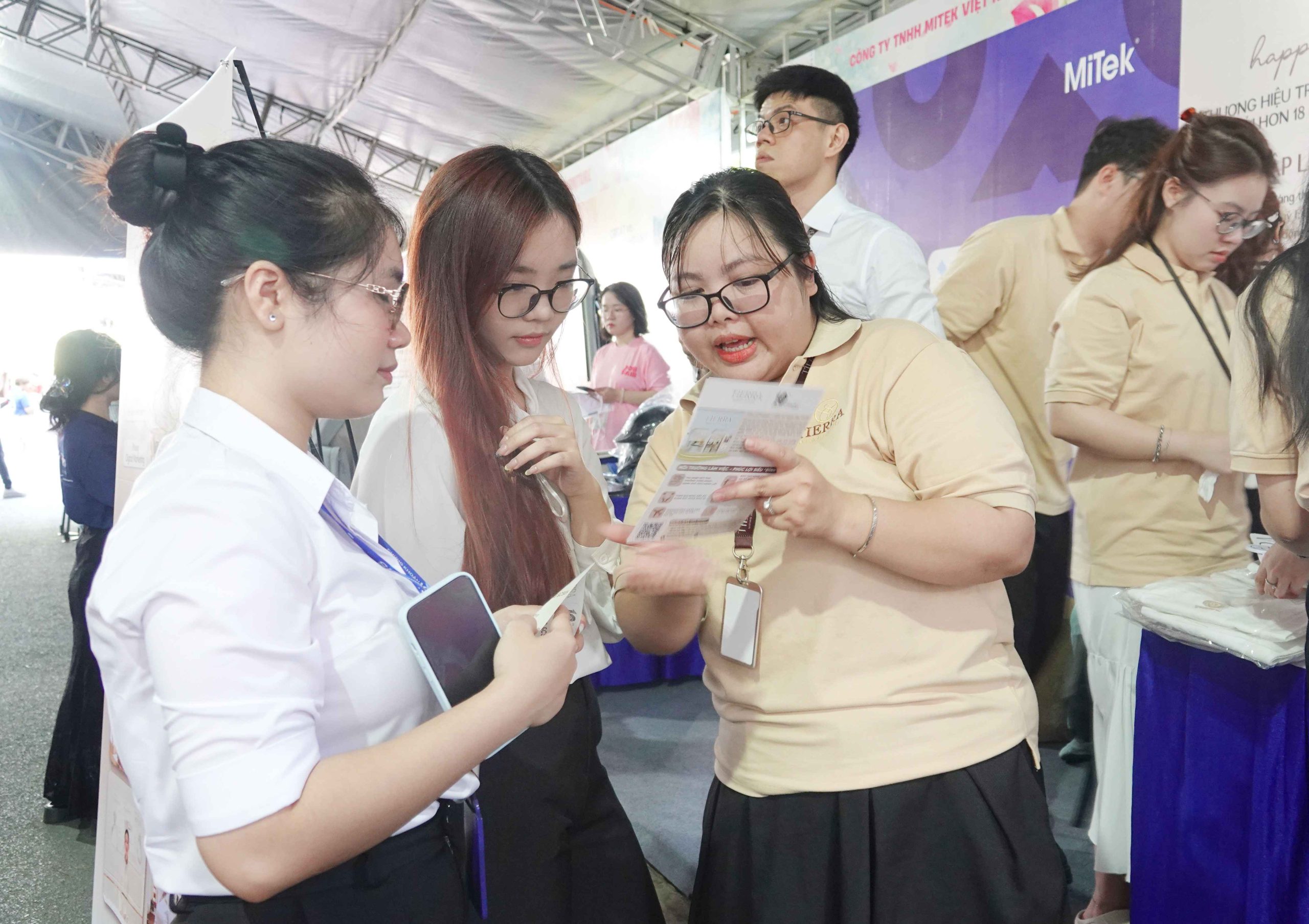 40 DOANH NGHIỆP THAM DỰ NGÀY HỘI VIỆC LÀM  JOB FAIR 2026 CỦA TRƯỜNG ĐH QUỐC TẾ